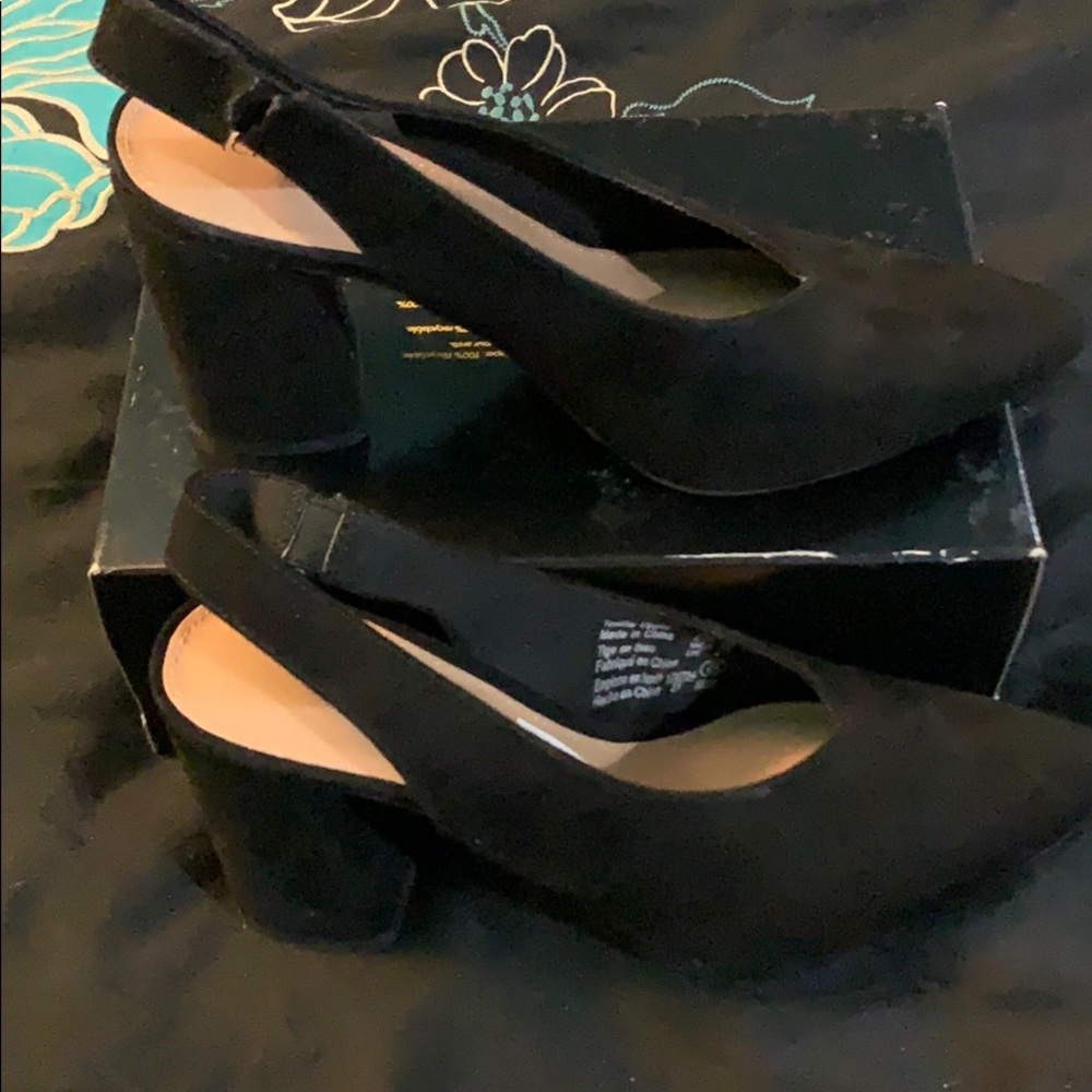 Black suede heels - Picture 2 of 5
